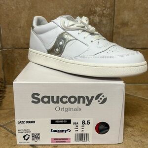 Saucony Jazz Court white/silver Brand New-in box size 8.5